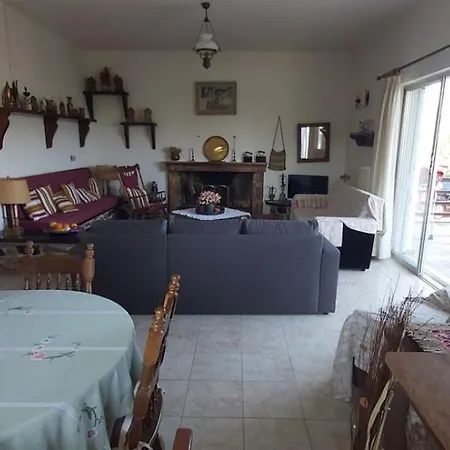 Despina Nyaraló Ájosz Minász