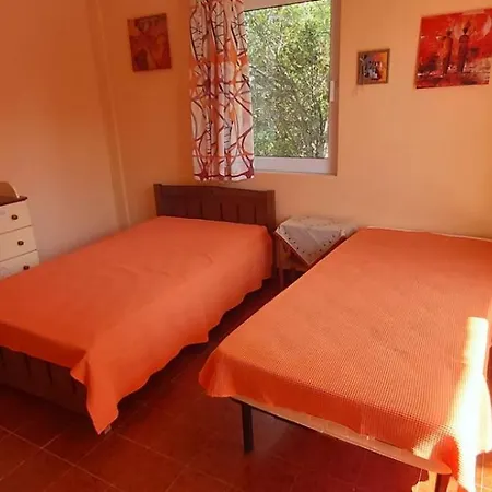 Despina Nyaraló Ájosz Minász